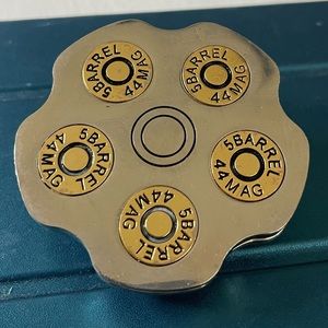 5 Barrel 44 Mag revolver style belt buckle